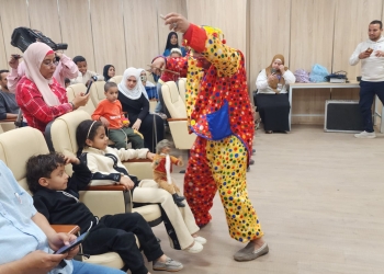 تفاعل أطفال “أورام قنا” مع فعاليات مهرجان مسرح شباب الجنوب