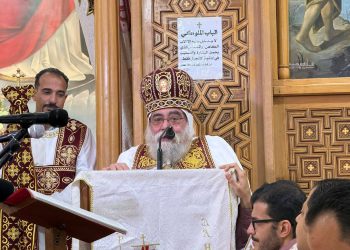 نائب محافظ الإسماعيلية يشهد قداس عيد القيامة المجيد بمطرانية الأقباط الأرثوذكس بالشيخ زايد