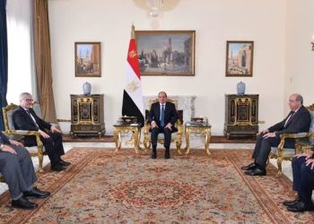 السيسى يؤكد حرص مصر على تطوير قطاع الطيران المدني باعتباره أحد القطاعات الاستراتيجية المرتبطة مباشرة بالتنمية الاقتصادية الشاملة