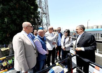 خلال جولتها بالمحافظة.. وزيرة الإسكان ومحافظ الأقصر يتفقدان محطة مياه الأقصر الغربية