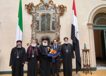 الأنبا برنابا يزور السفارة المصرية في إيطاليا لتهنئة بعيد الفطر