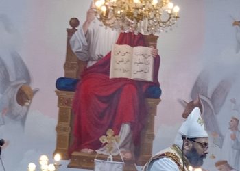 الأنبا بموا يرأس قداس عيد القيامة بكنيسة مارجرجس بالسويس