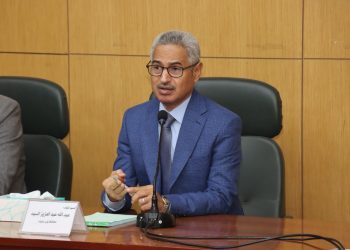 محافظ بني سويف يشهد ندوة تثقيفية موسعة عن معايير ومؤشرات قياس الكفاءات الوظيفية والسلوكية للعاملين بالجهاز الإداري