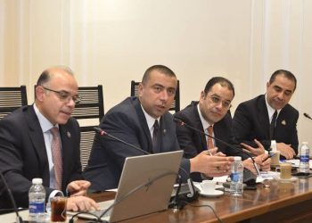 “صناعة النواب” تناقش خطة تعظيم الاستفادة من المشروعات التنموية بقطاع الصعيد
