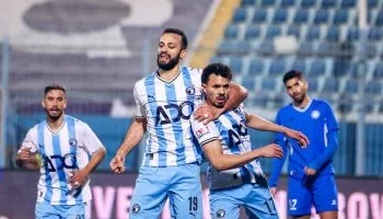 زلاكة يسجل وبلحة يتعادل.. بيراميدز وسموحة حبايب في الشوط الأول