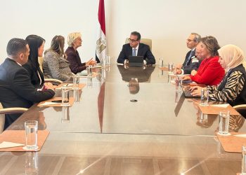 وزير الصحة يبحث مع نوفارتس وباير تعزيز صحة القلب في مصر