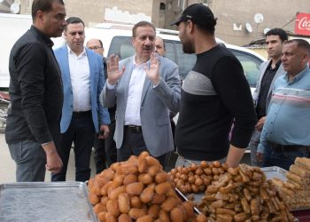 خلال جولته الميدانية بمنطقة السيدة زينب بالمناخ .. محافظ بورسعيد يتفقد عددًا من المواقع المقترحة لإقامة “سوق حضاري” لأصحاب الفروشات