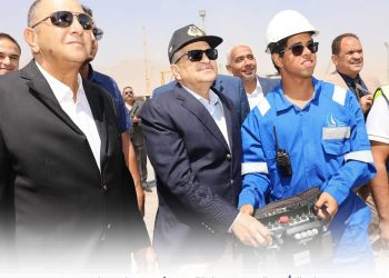 الفريق أسامة ربيع يشهد مراسم تدشين سفينتي الصيد أعالي البحار “رزق 2″و”رزق 3”