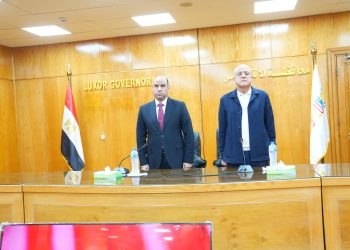 وزير العمل ومحافظ الأقصر يبحثان تعزيز التعاون في التدريب والتشغيل وتسليم عقود عمل للشباب