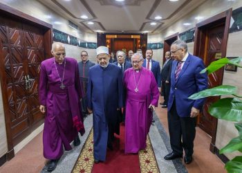 رئيس أساقفة الكنيسة الأسقفية يزور شيخ الأزهر لتهنئته بعيد الأضحى ويؤكدان أهمية تعزيز التعايش والسلام