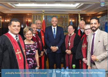 وفد رفيع المستوى من الكنيسة الإنجيلية يهنئ المحافظ بعيد الأضحى