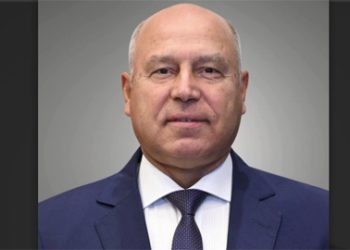 استكمالاً للنجاحات الكبيرة التي حققتها المرحلتان الأولى والثانية من مبادرة “سائق واع .. لطريق آمن “.. وزير النقل يعلن إطلاق المرحلة الثالثة من المبادرة المخصصة لتدريب وتأهيل سائقي النقل الثقيل والحافلات