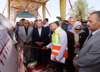 وزير النقل يشهد التشغيل التجريبي لكوبرى أعلى مزلقان أبو شوشة بمحافظة قنا وفتحه أمام حركة المرور للمساهمة في تحقيق السيولة المرورية