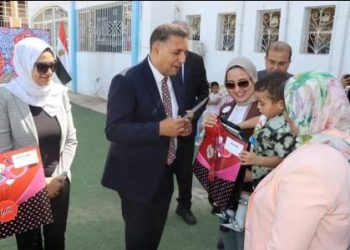 محافظ القليوبية يشارك الفتيات الأيتام بدار “فيس” بالعبور فرحة أول أيام عيد الأضحى المبارك