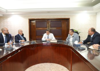 وزير الزراعة يلتقي رئيس اتحاد الصناعات لبحث التوسع في مبادرة “القرية المنتجة”