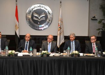 وزراء الاستثمار والصناعة والمالية والتخطيط والعمل والسياحة يبحثون مع البنك الدولي محاور الخطة التنفيذية لاستراتيجية الاستثمار الأجنبي المباش