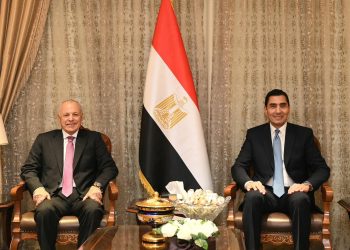 هاني أبو ريدة يهنئ جوهر نبيل بانتخابه رئيسًا للجنة الحكومية الدولية للتربية البدنية والرياضة باليونسكو