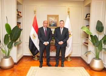 وزيرا التعليم العالي والعمل يوقعان بروتوكولًا لإعداد كوادر متخصصة في السلامة المهنية
