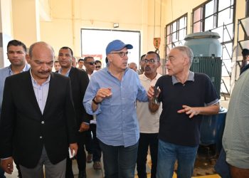 سويلم يتفقد حالة الري والمحطات بمحافظة السويس خلال فترة أقصى الإحتياجات المائية
