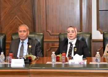 وزارة الطيران المدني تستقبل وفدًا من أعضاء مجلسي النواب والشيوخ في جولة ميدانية موسعة للاطلاع على مشروعات التطوير والتحديث بقطاع الطيران