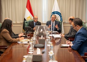لجنة مشتركة بين “البترول ” و”الاستثمار” لتعزيز فرص تمويل مشروعات قطاع البترول وجذب الشراكات الدولية ودعم التعاون مع المؤسسات التمويلية