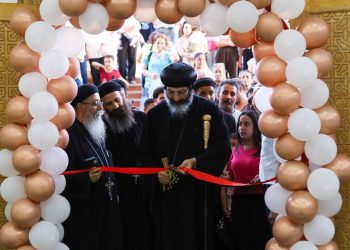 شاركهم اللعب.. نيافة الأنبا مينا يفتتح النادي الصيفي بكاتدرائية العذراء ببرج العرب الجديدة