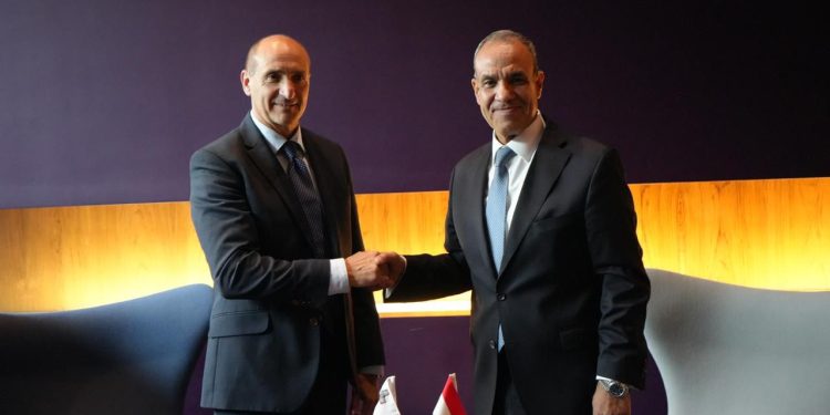 وزير الخارجية يبحث مع نظيريه المالطي والدنماركي تعزيز العلاقات الثنائية والتطورات الإقليمية على هامش مجلس المشاركة المصري الأوروبي