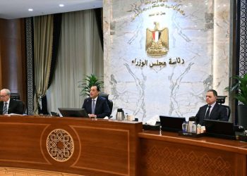 مدبولى :  عائد صفقة محطة طاقة رياح ” جبل الزيت ” يوجه إلى وزارة المالية بهدف المساهمة في خفض الدين