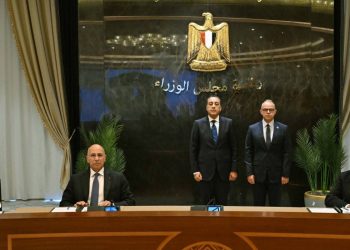 “مدبولي”: توقيع اتفاقية لنقل ملكية حصة من محطات وقود “وطنية” تحت اسم “كويك فيول” لتجارة وتوزيع المنتجات البترولية