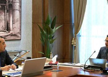 ” مدبولى ” يوجه بضرورة إحداث نقلة حضارية شاملة بالغردقة والمدن السياحية بالبحر الأحمر