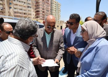 محافظ السويس يتابع إنتظام العمل بالمركز التكنولوجى بفيصل