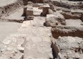الكشف عن عناصر معمارية جديدة من معبد القصر القديم بالواحات البحرية