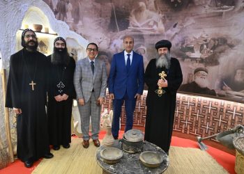 بحضور البابا تواضروس الثاني.. محافظ أسيوط يشارك في احتفالية دخول العائلة المقدسة إلى مصر والعرض الأول لفيلم “القدس الثانية”