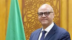 محافظ الإسكندرية يتفقد سوق اليوم الواحد للمزارعين ويشيد بدوره في دعم المنتج المحلي وتعزيز الزراعة المستدامة