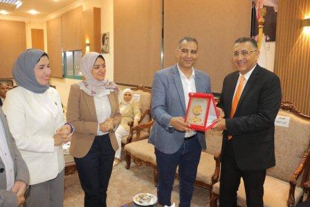 محافظ القليوبية يكرم الدكتور وليد الفرماوي بعد تصعيده لوزارة الشباب والرياضة