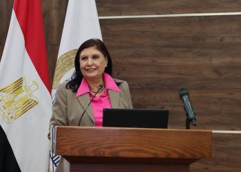 القومي للمرأة يناقش معايير بيئة العمل الآمنة بالمدارس في القاهرة