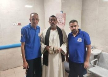 طاقم إسعاف بالقليوبية يعيد أكثر من نصف مليون جنيه لشقيق مصاب بحادث