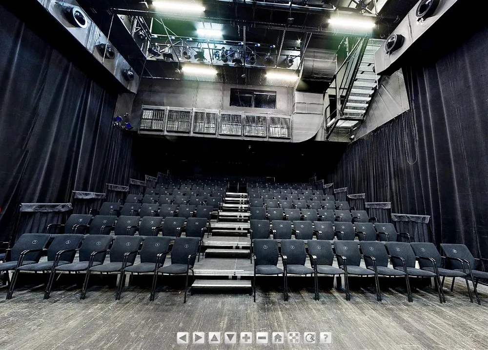 Wirtualny spacer po Teatrze