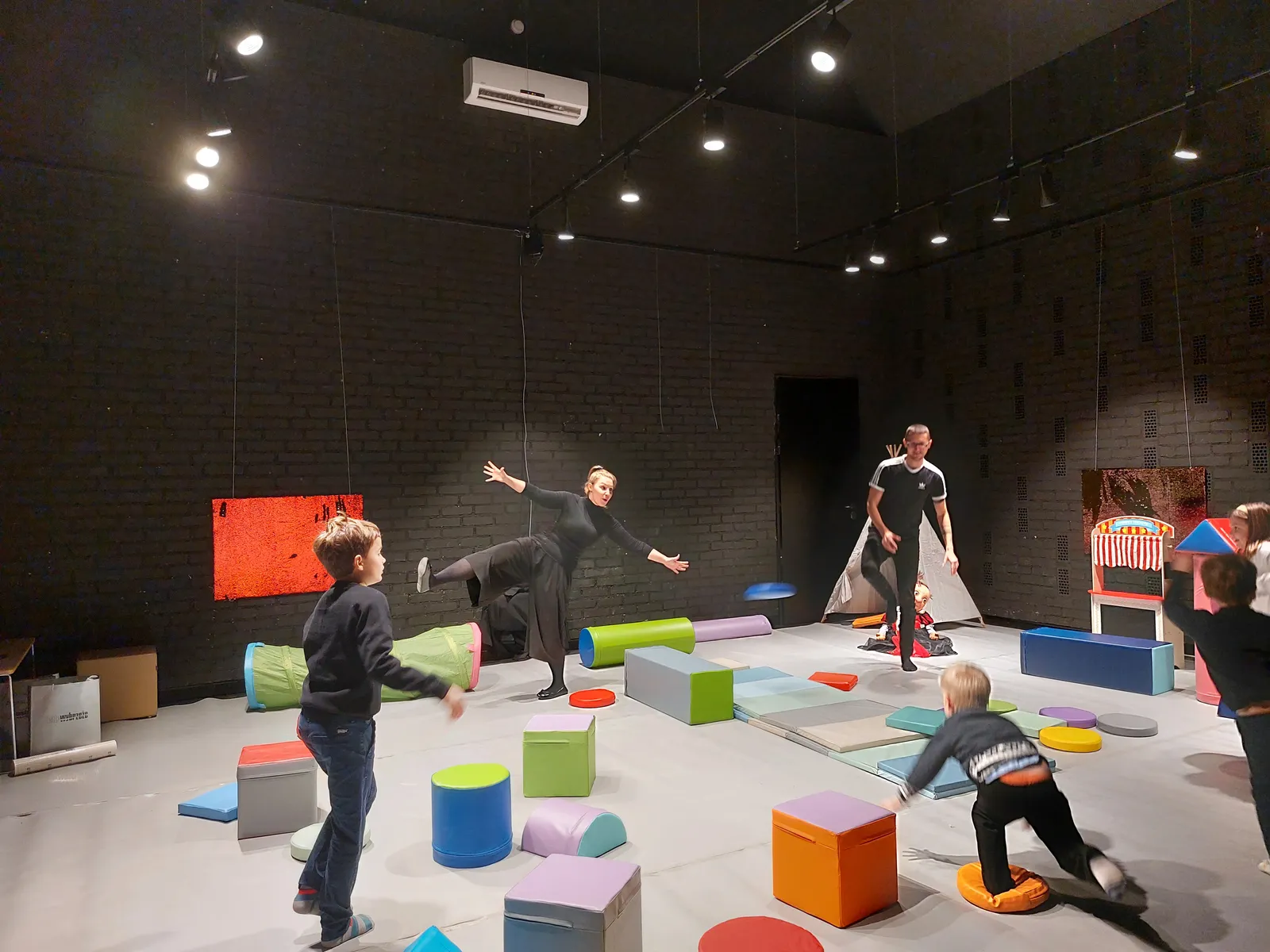 RODZICE W TEATRZE