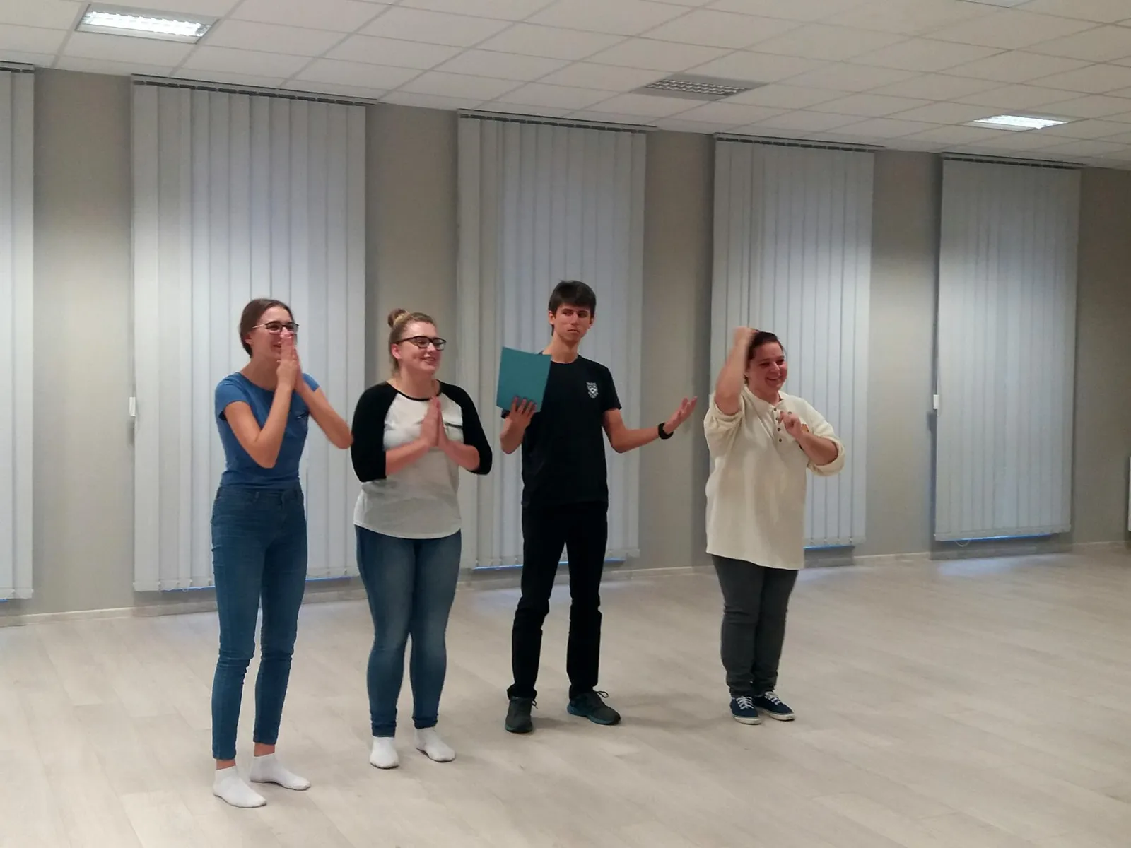 zakonczyl-sie-program-teatr-polska-13_zakonczyl-sie-program-teatr-polska-13