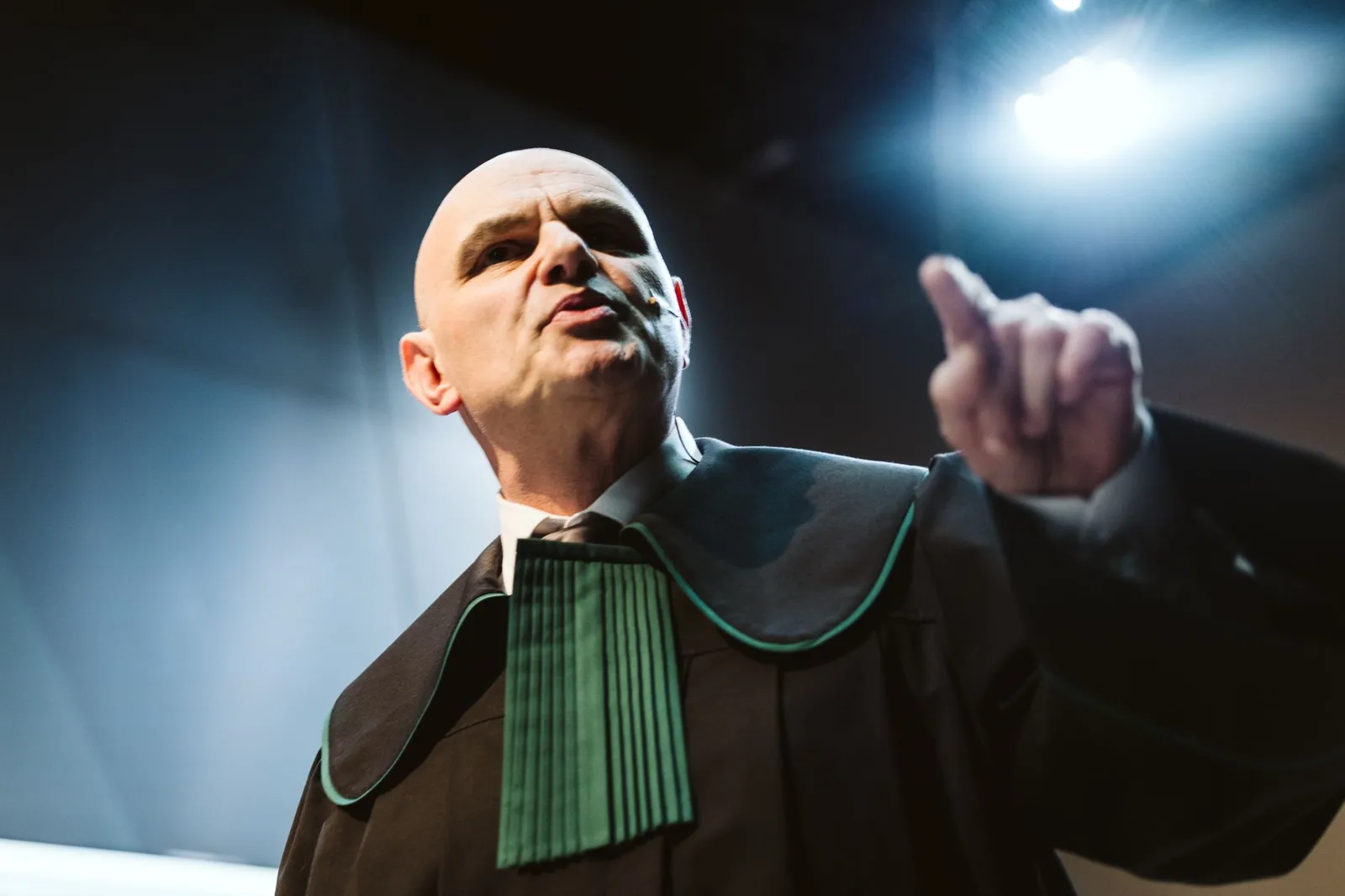 Jej słowo. Jego słowo.
