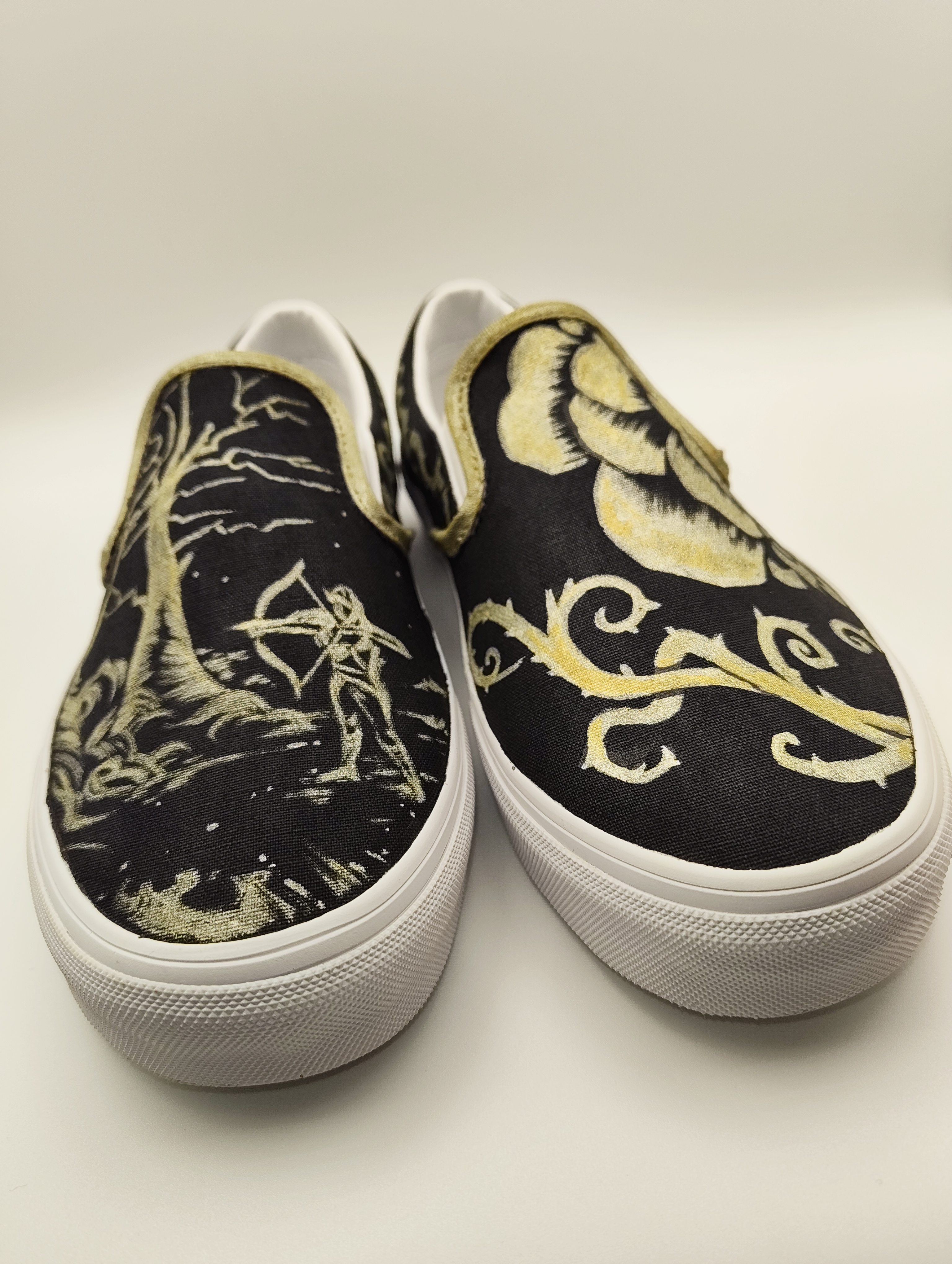 A Court of Thorns and Roses Vans - image 7