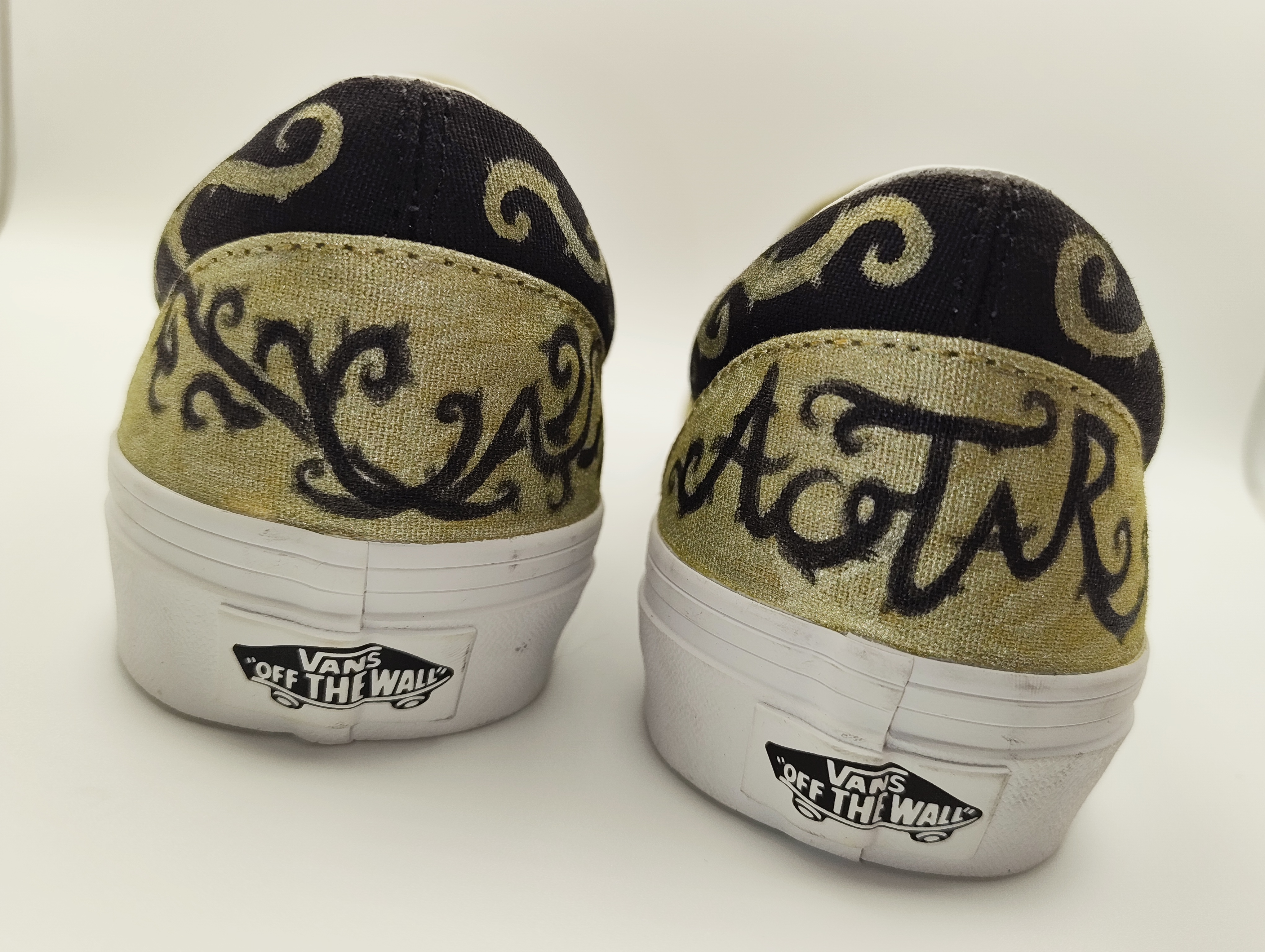 A Court of Thorns and Roses Vans - image 11