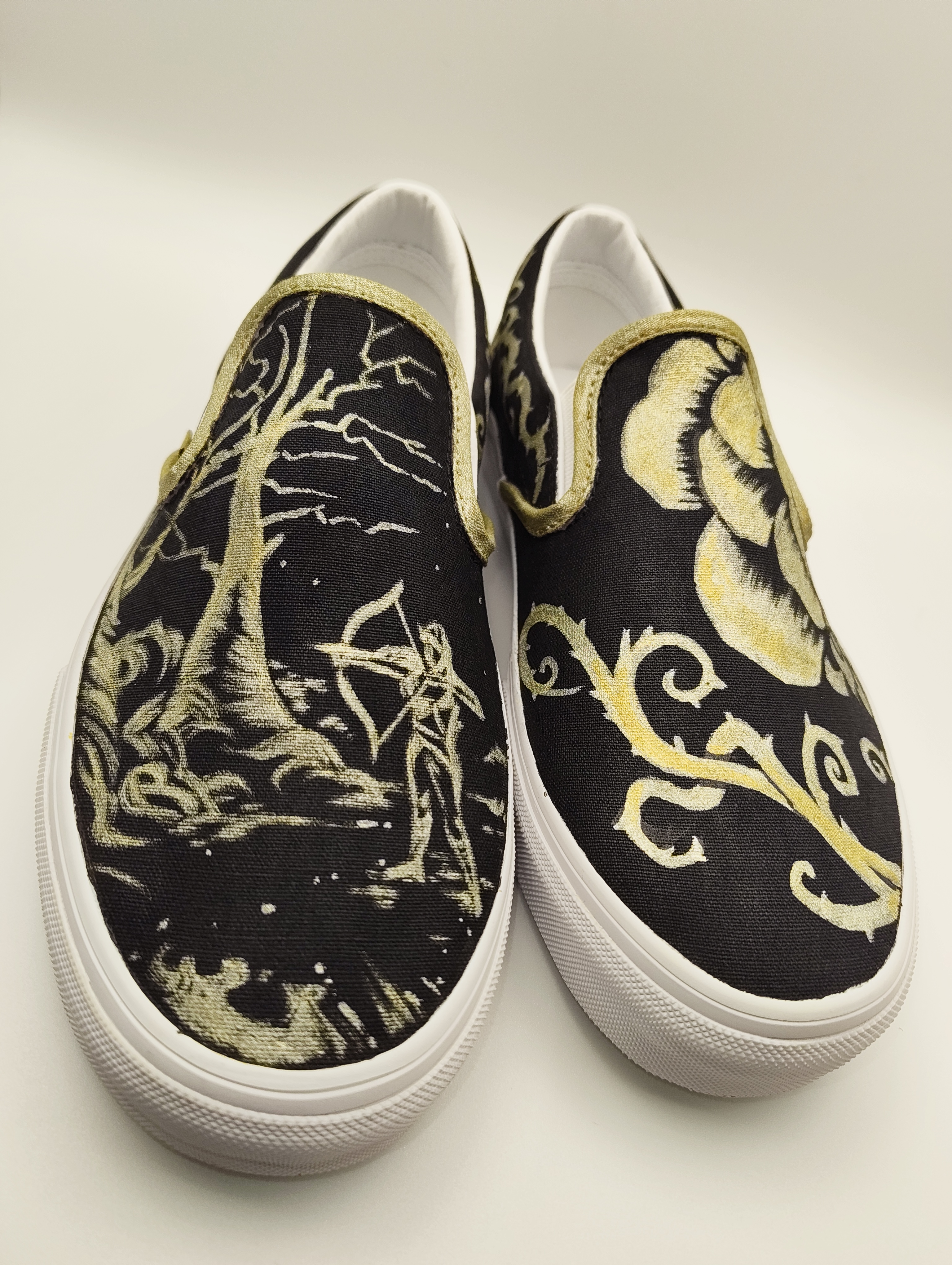 A Court of Thorns and Roses Vans - image 14