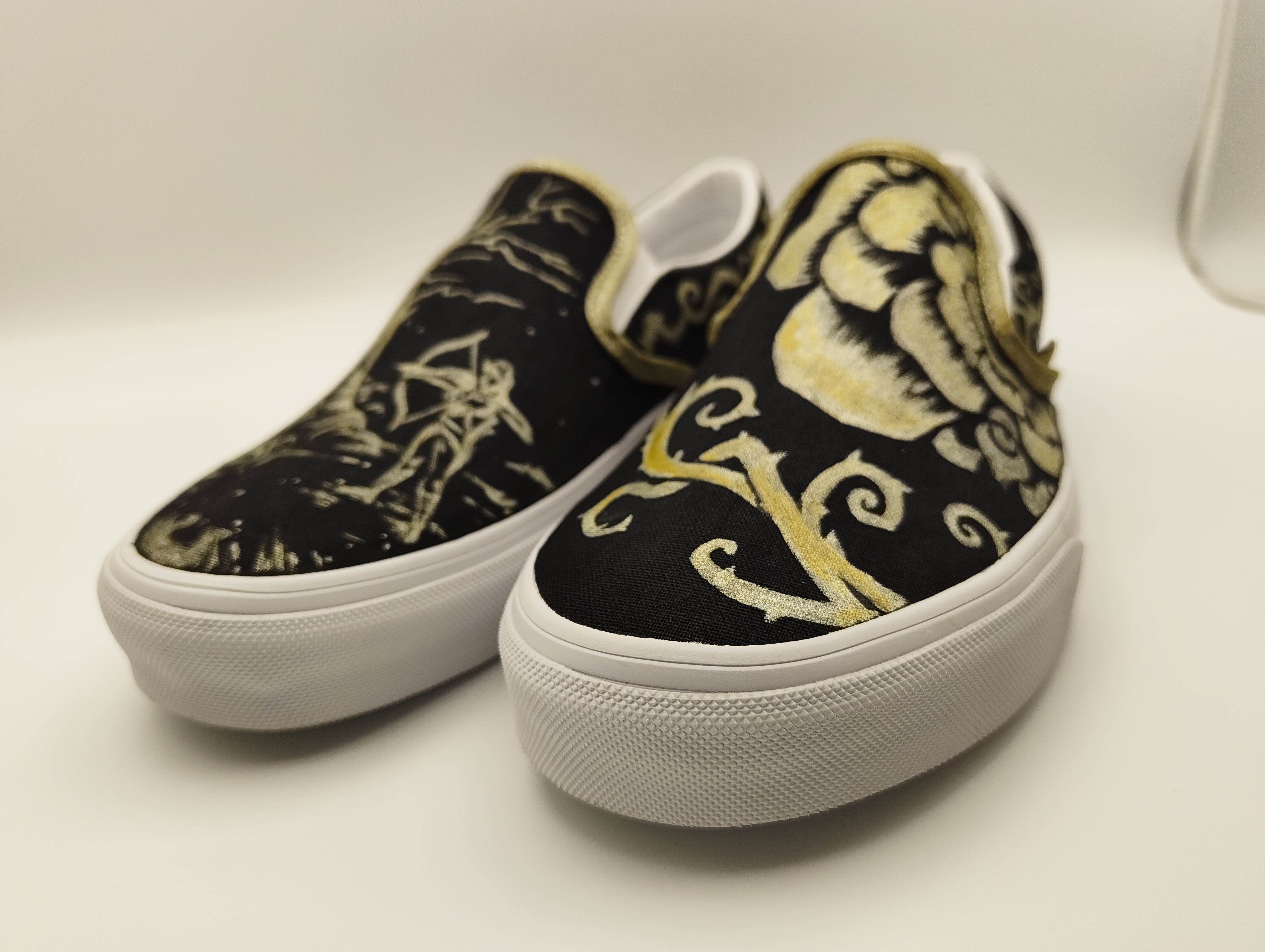 A Court of Thorns and Roses Vans - image 18