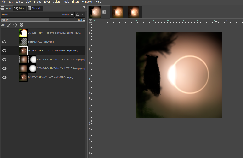 Print do GIMP revelando a primeira edição que fiz no desenho, onde reforço o brilho ofuscante do eclipse levando em conta a lei do quadrado inverso para a luz (a máscara em formato de esfera centrada no aproximado "centro de massa" do brilho do eclipse) enquanto também reforço a sombra da jacurutu perante tal brilho.