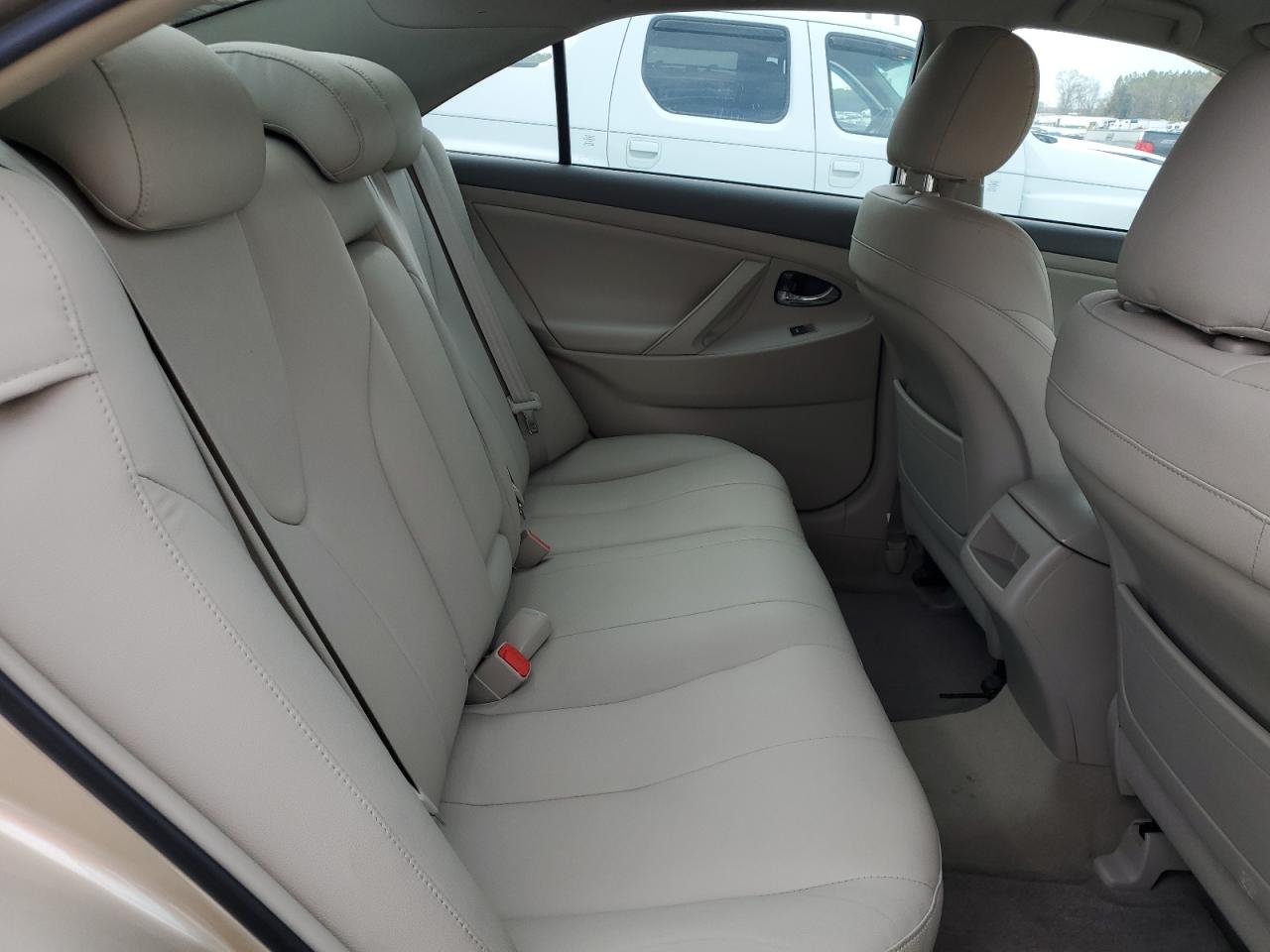 2011 TOYOTA CAMRY BASE photo 19