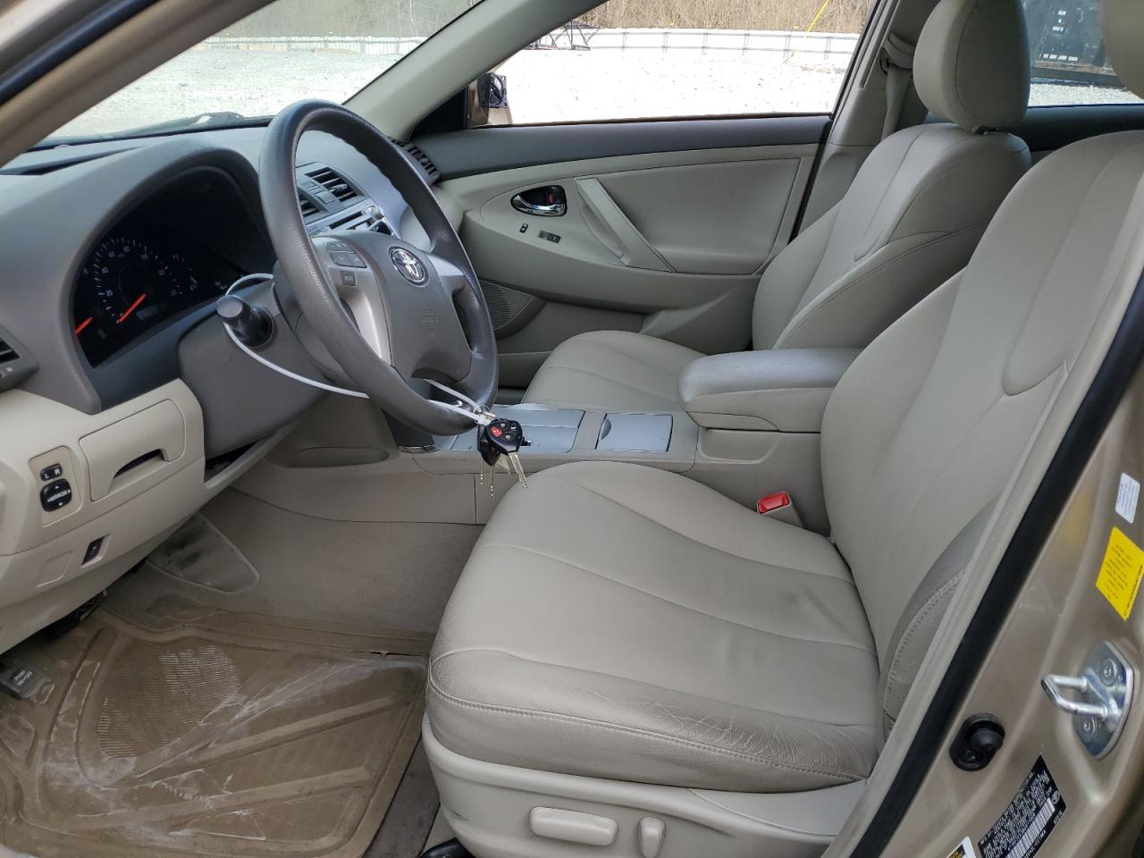 2011 TOYOTA CAMRY BASE photo 13