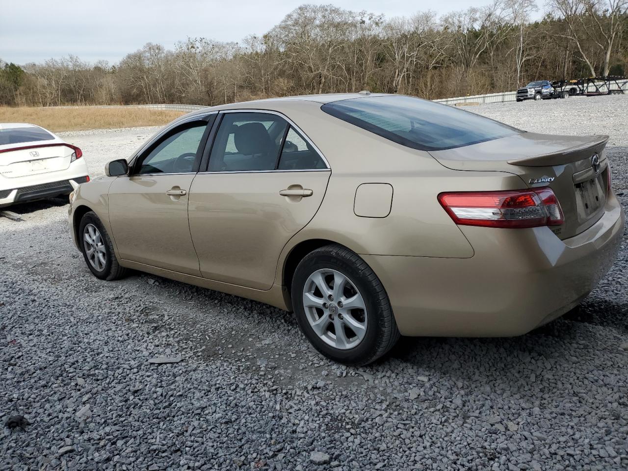 2011 TOYOTA CAMRY BASE photo 3