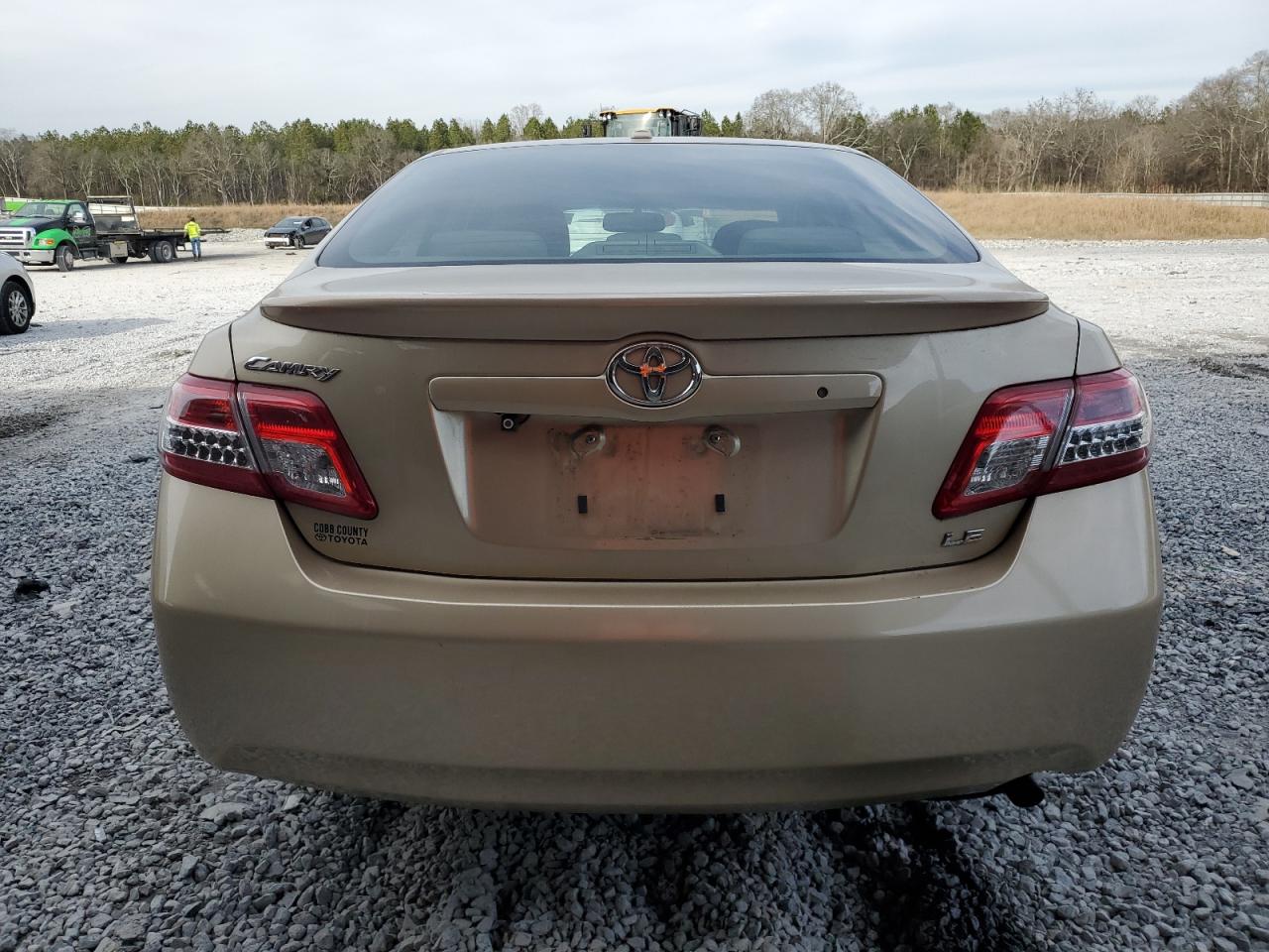 2011 TOYOTA CAMRY BASE photo 11
